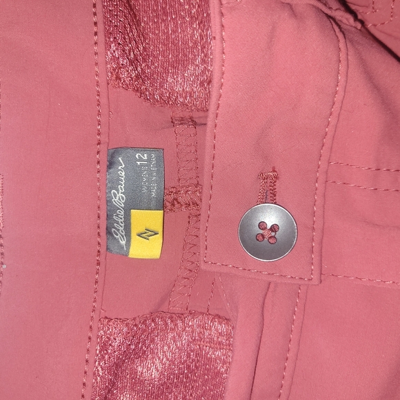 Eddie Bauer Terracotta Red Capri Cargo  Style Shorts 12 - Picture 2 of 3